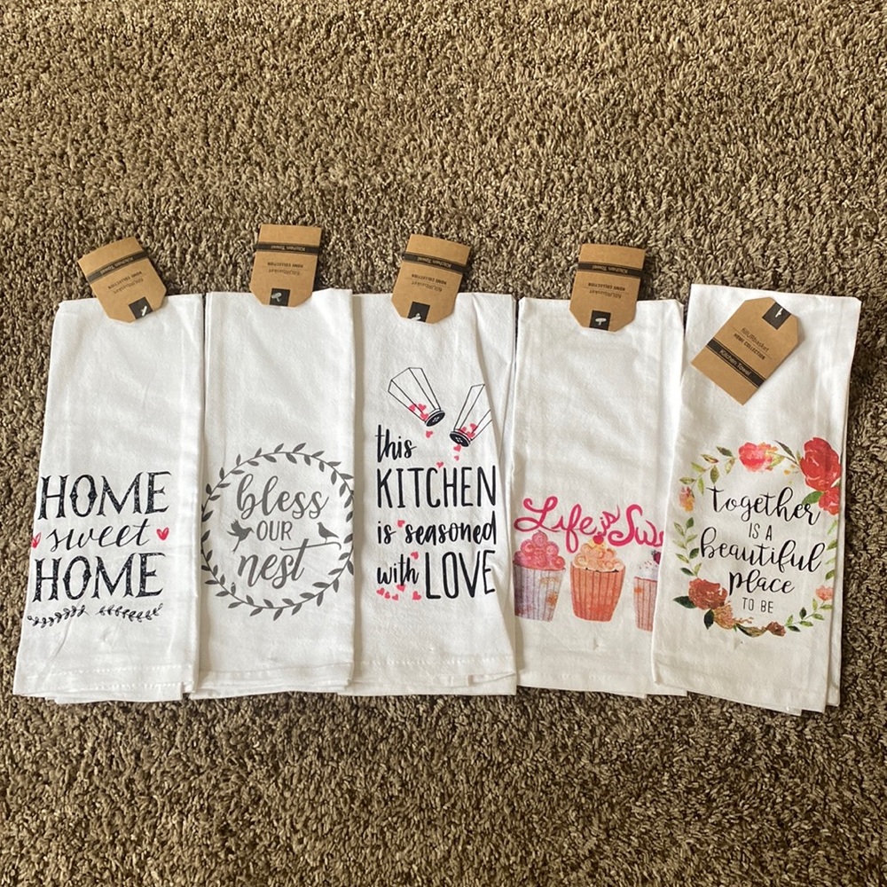 Decorative kitchen towel set